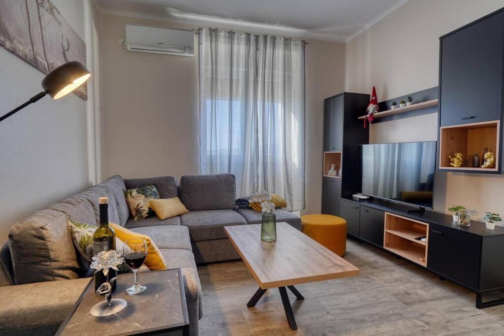 Cozy Modern Apartment Rijeka Exterior photo
